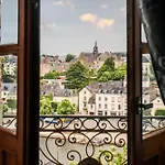 Hotel La Tour Des 2*