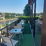 Hotel La Tour Des Mayenne