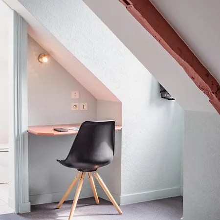 La Tour Des Отель Майенн