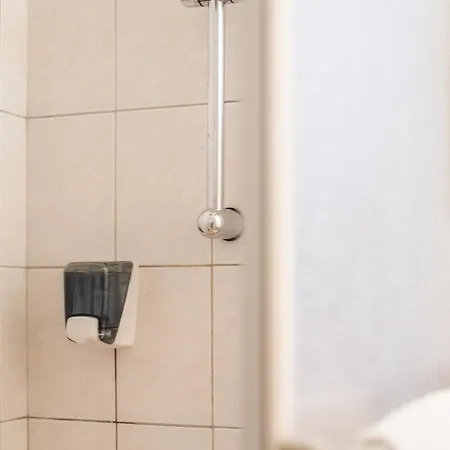 La Tour Des Отель Майенн