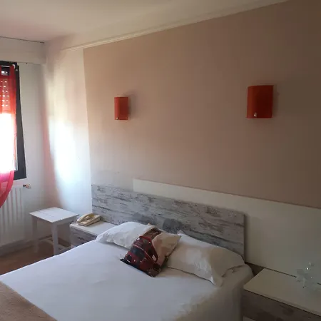 Отель La Tour Des