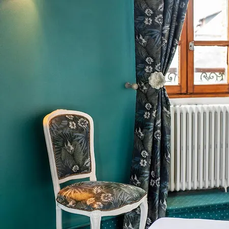 Hotel La Tour Des Mayenne