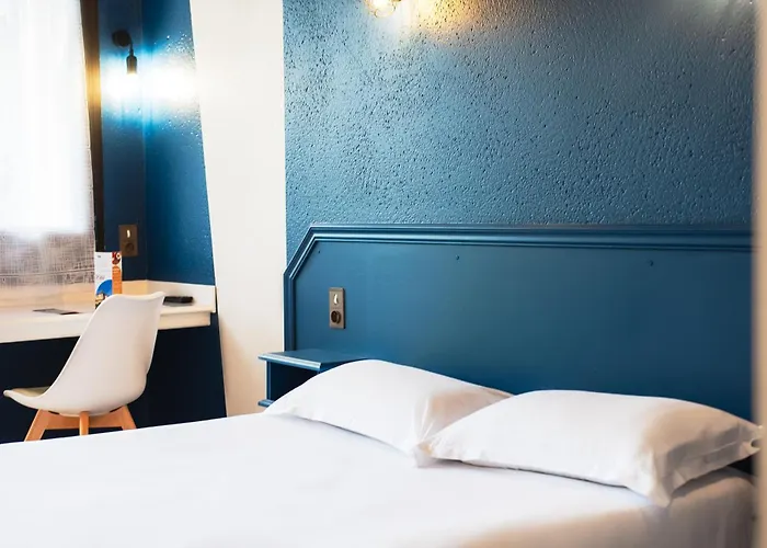 Hotel La Tour Des Mayenne