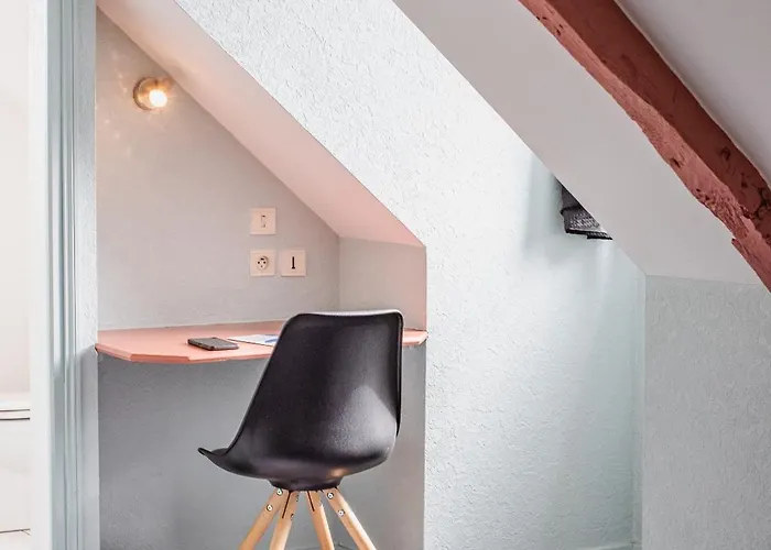 La Tour Des Hotel Mayenne