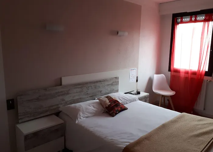 La Tour Des Hotel Mayenne