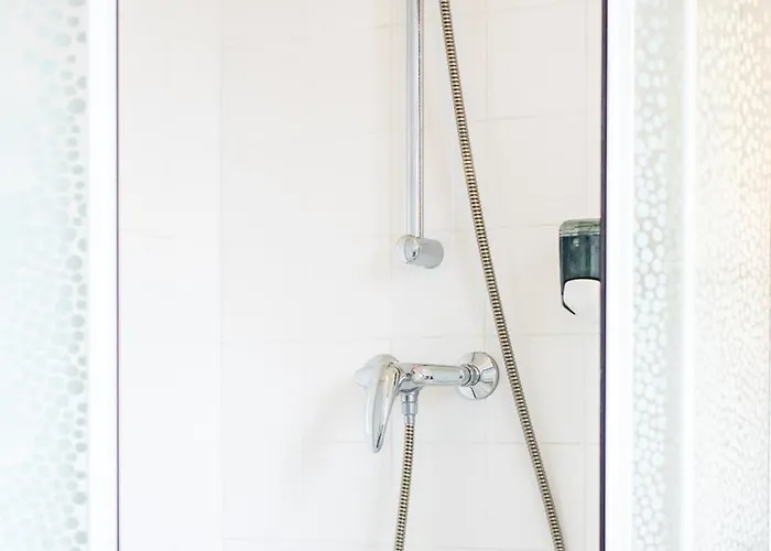 호텔 La Tour Des 2*