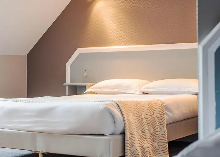 La Tour Des Hotel Mayenne